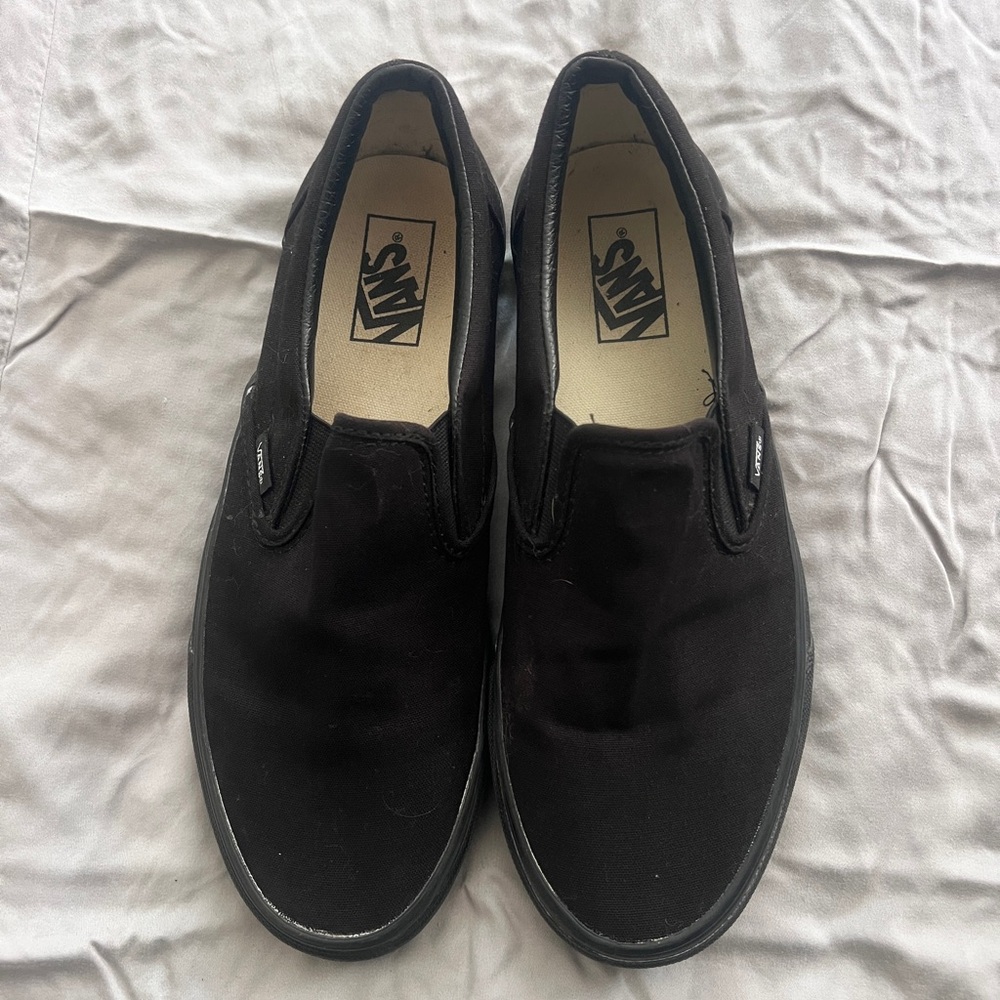 Vans Classic Slip-On Shoe - M9.5 / W11 - LIKE NEW